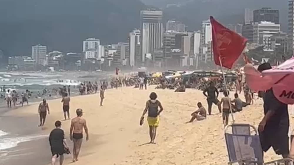 Onda de calor: bombeiros fazem mais de mil salvamentos em um dia no RJ