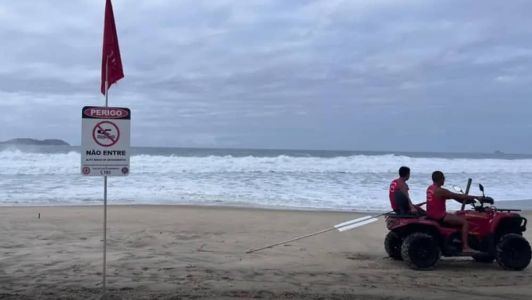Segundo o Corpo de Bombeiros, no mesmo local onde o adolescente se afogou, outros dois homens, vítimas de afogamento, foram resgatados com vida e receberam atendimento