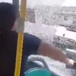 Vídeo: mulher quebra vidro de ônibus após criança passar mal de calor no RJ