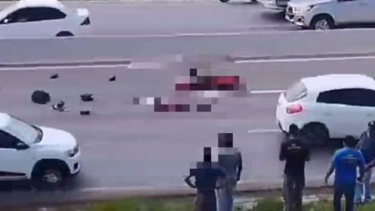 O trânsito local está parcialmente interditado e não há previsão de liberação do trecho