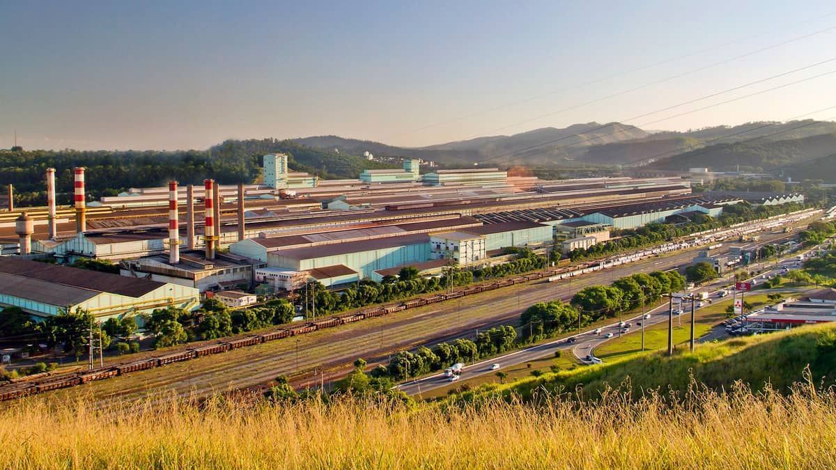 Justiça bloqueia mais de R$ 346 milhões da Usiminas por poluição em Ipatinga