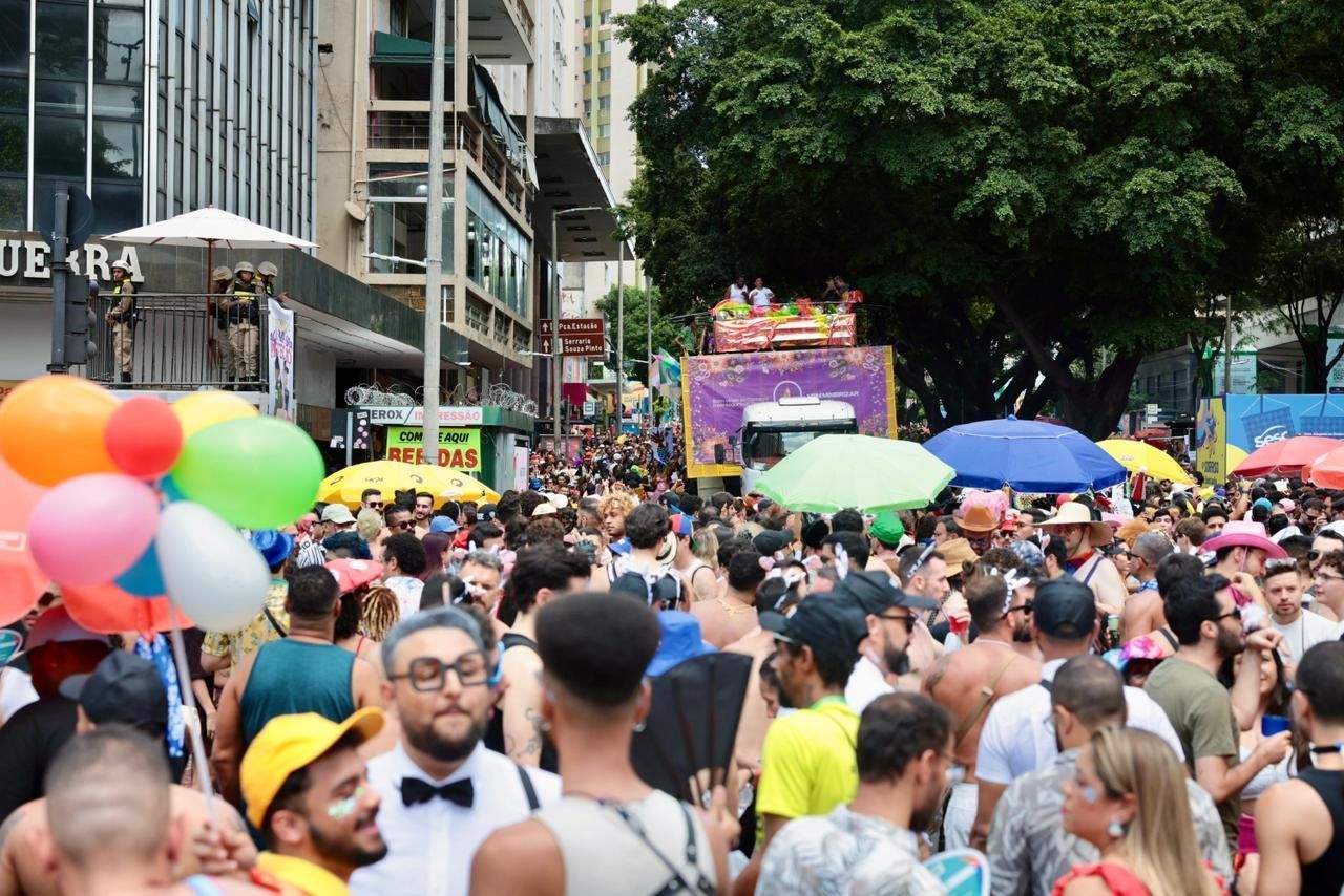 Confira todos os mais de 70 blocos de Carnaval deste domingo (15) em BH