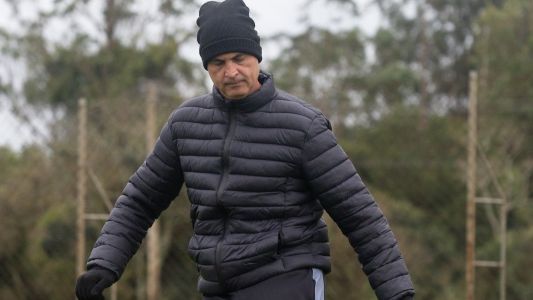 Técnico Rodrigo Santana durante treino do ABC em Porto Alegre
