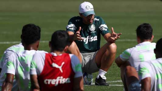 Abel comanda último treino completo do Palmeiras para enfrentar o São Paulo