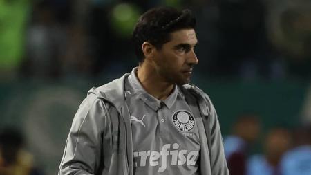 Abel diz que reta final exigirá do mental do Palmeiras e vê Botafogo favorito