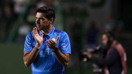 Abel Ferreira admite que expulsão facilitou goleada do Palmeiras contra o Goiás