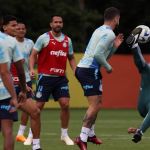 Abel Ferreira dá bicicleta em treino e torcida do Palmeiras se diverte; veja