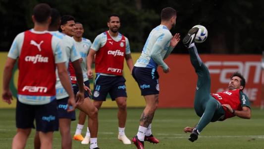 Abel Ferreira arriscou bicicleta em treino do Palmeiras
