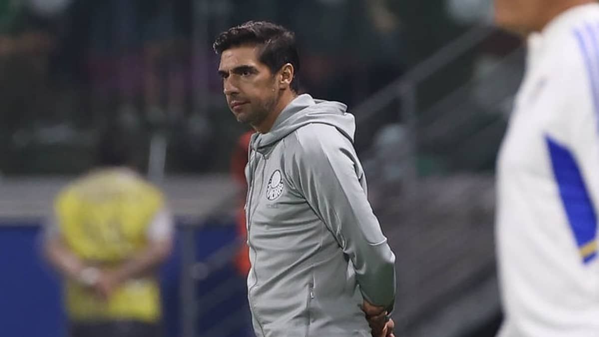Abel Ferreira responde quem é o responsável por eliminação do Palmeiras