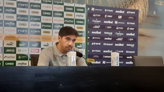 Abel Ferreira em entrevista coletiva concedida na Arena Castelão