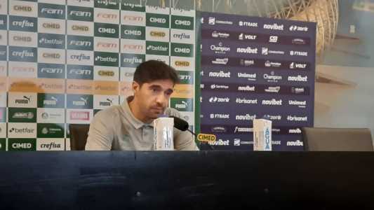 Abel Ferreira em entrevista coletiva concedida na Arena Castelão