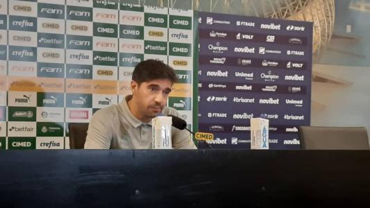 Abel Ferreira em entrevista coletiva concedida na Arena Castelão