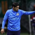Abel explica decisão por Endrick no banco e Tabata titular no Palmeiras