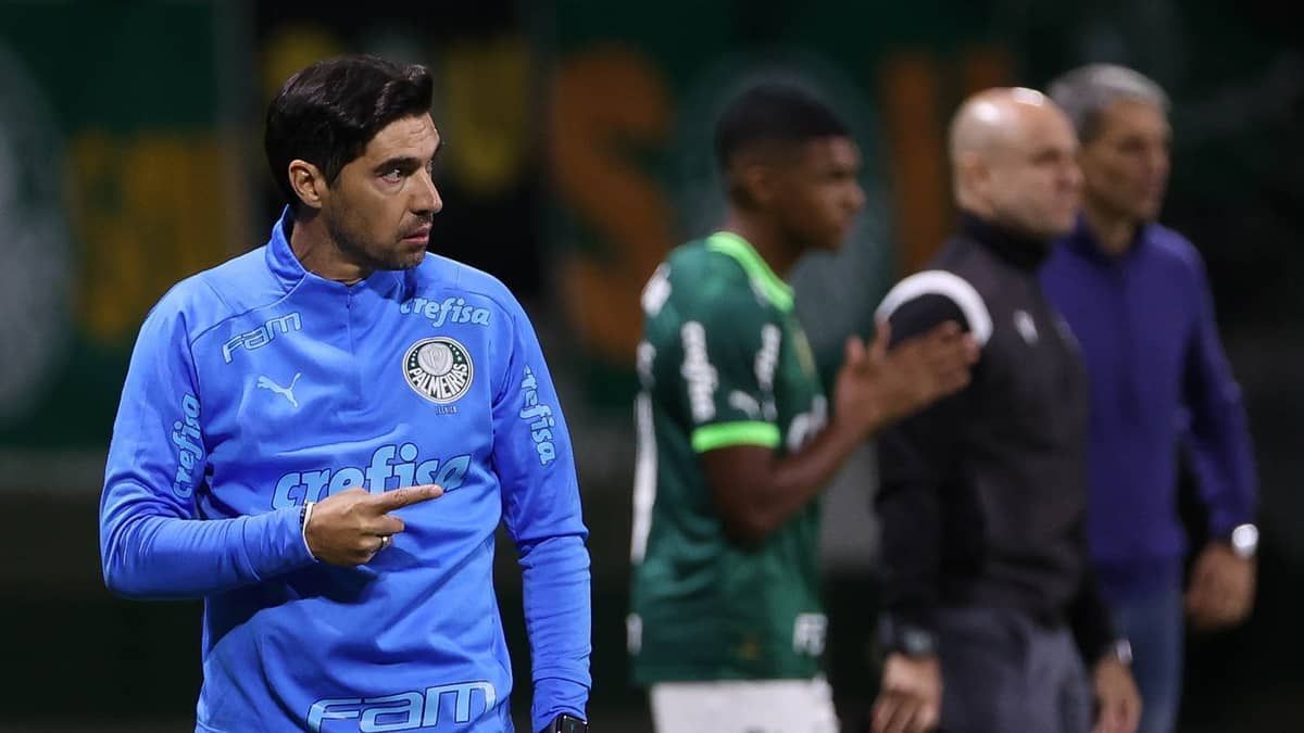 Abel fala em 'sorte' por geração de base do Palmeiras e projeta chances