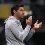 Abel Ferreira ganha premiação de melhores do ano em Portugal