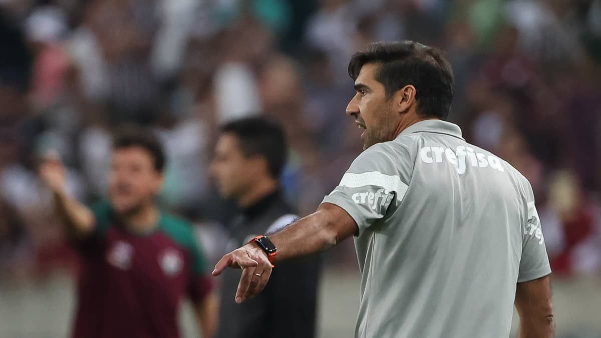 Abel Ferreira projeta evolução do Palmeiras diante do Atlético