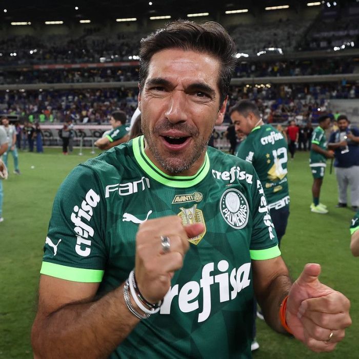 Abel Ferreira comemora título da Série A pelo Palmeiras, no Mineirão