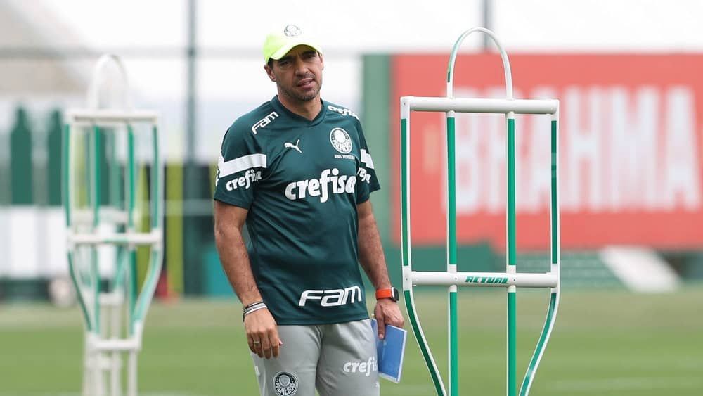 Abel Ferreira recebe bilhetinhos de vizinhos após virada do Palmeiras 