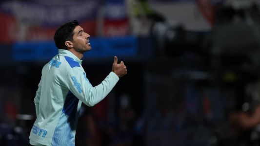 Abel Ferreira valoriza força do Palmeiras, evita exageros e diz que Cerro se atrapalhou com expulsão