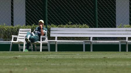 Abel Ferreira volta de suspensão com meta a cumprir pelo Palmeiras