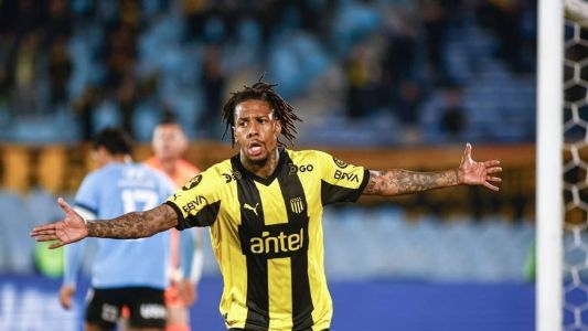 Abel Hernández deixou claro que quer jogar no Vasco