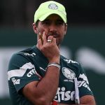 Abel tem quase um time de desfalques em Data Fifa do Palmeiras