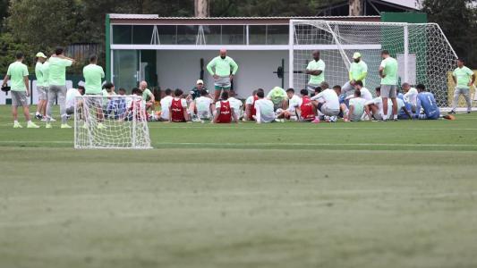 Abel tem reunião com elenco do Palmeiras antes de decisão na Libertadores