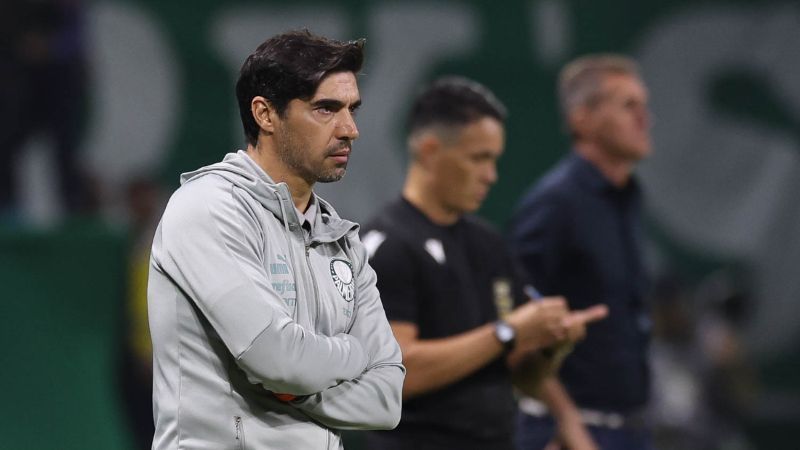 Abel Ferreira, do Palmeiras, pede desculpas após declaração xenofóbica