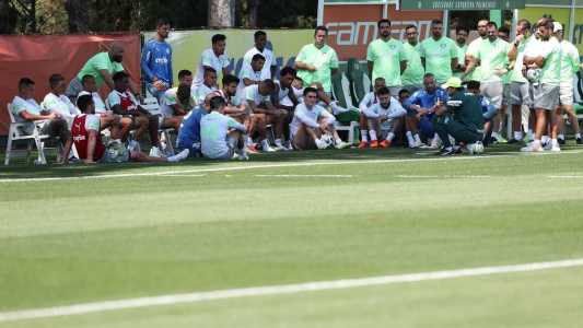 Abel se reúne com elenco do Palmeiras de olho no Brasileiro