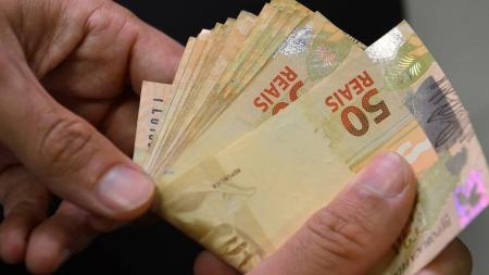 Abono salarial será pago nesta segunda-feira (16)