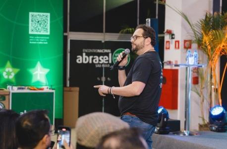 Primeiro dia do Fórum B&R traz reflexões práticas sobre como conquistar clientes