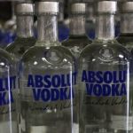 Após ameaça de boicote, fabricante de vodca Absolut deixará de exportar para Rússia 