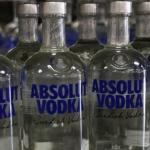 Após ameaça de boicote, fabricante de vodca Absolut deixará de exportar para Rússia