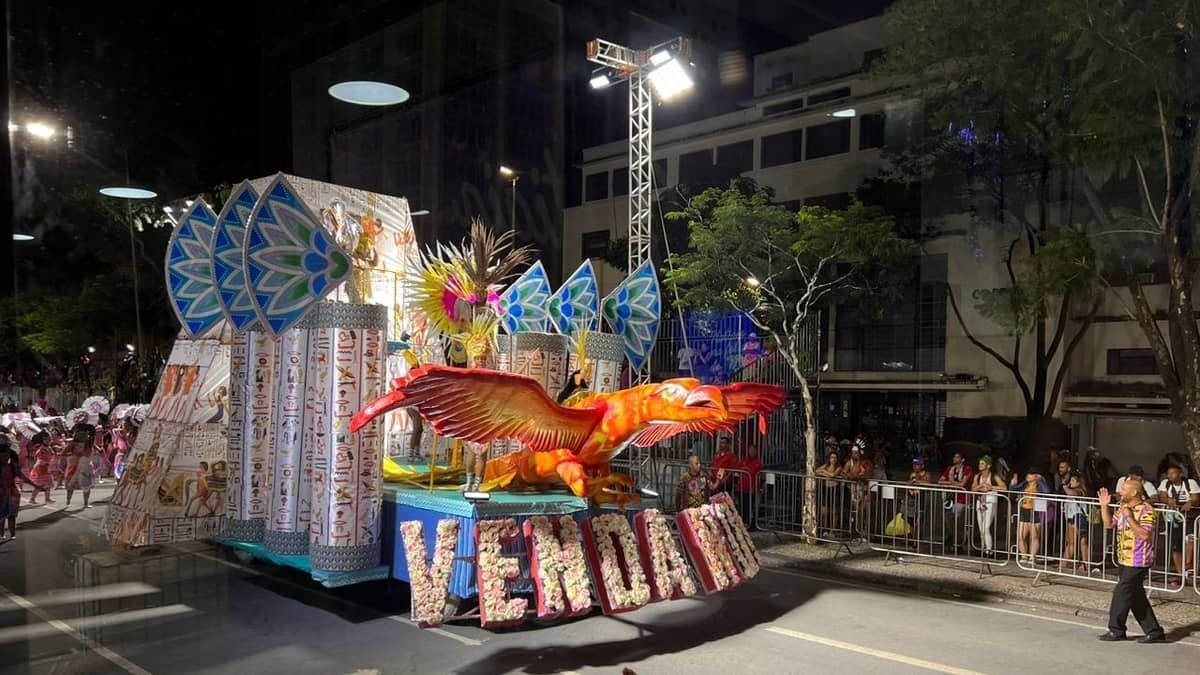 Carnaval de BH: Acadêmicos de Venda Nova homenageia a África e tem ex-BBB