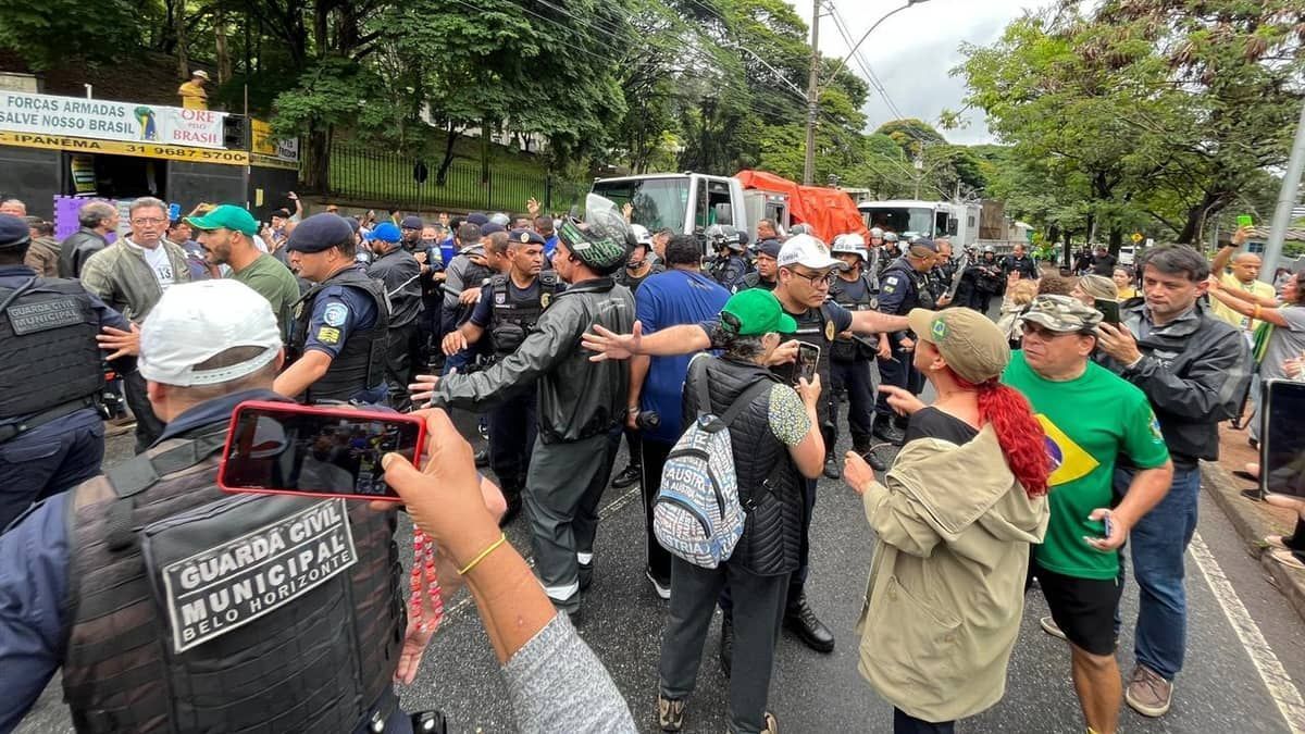 Após agressões em BH, sobe para 78 número de jornalistas atacados desde as eleições