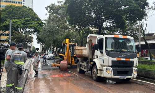 Ação da Cesama no Centro de Juiz de Fora