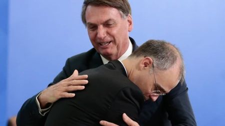 Ação de Bolsonaro contra Lula no STF será relatada por André Mendonça