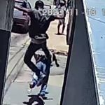 Idoso com deficiência morre ao levar voadora após oferecer bala para mulher