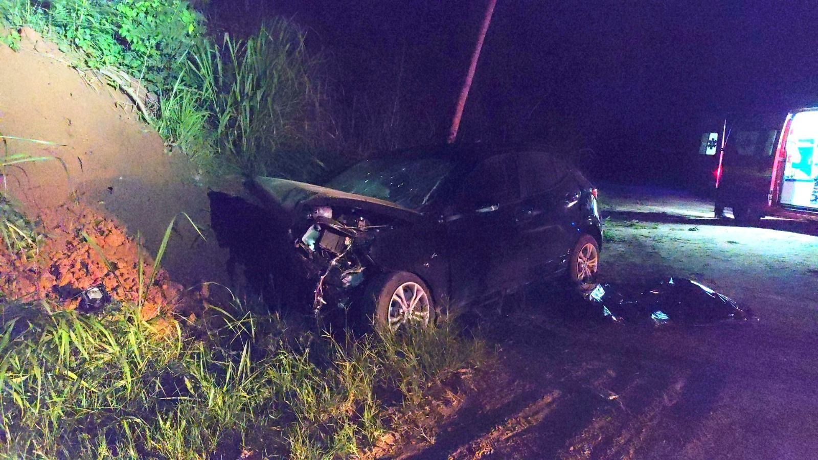 Problema no freio de carro alugado provoca acidente e mata avó e neta na BR-262, em MG