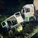 Veja imagens do local do acidente com carreta e van que deixou 9 mortos na BR-251, no Norte de Minas