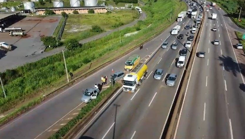 BR-381, em Betim, registra acidentes e trânsito lento nesta quinta-feira