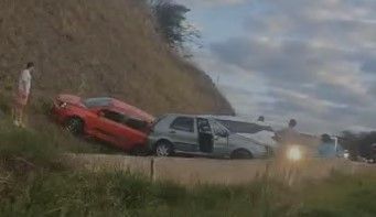 Vídeo: acidente deixa vários feridos na BR-381, no trevo de Caeté