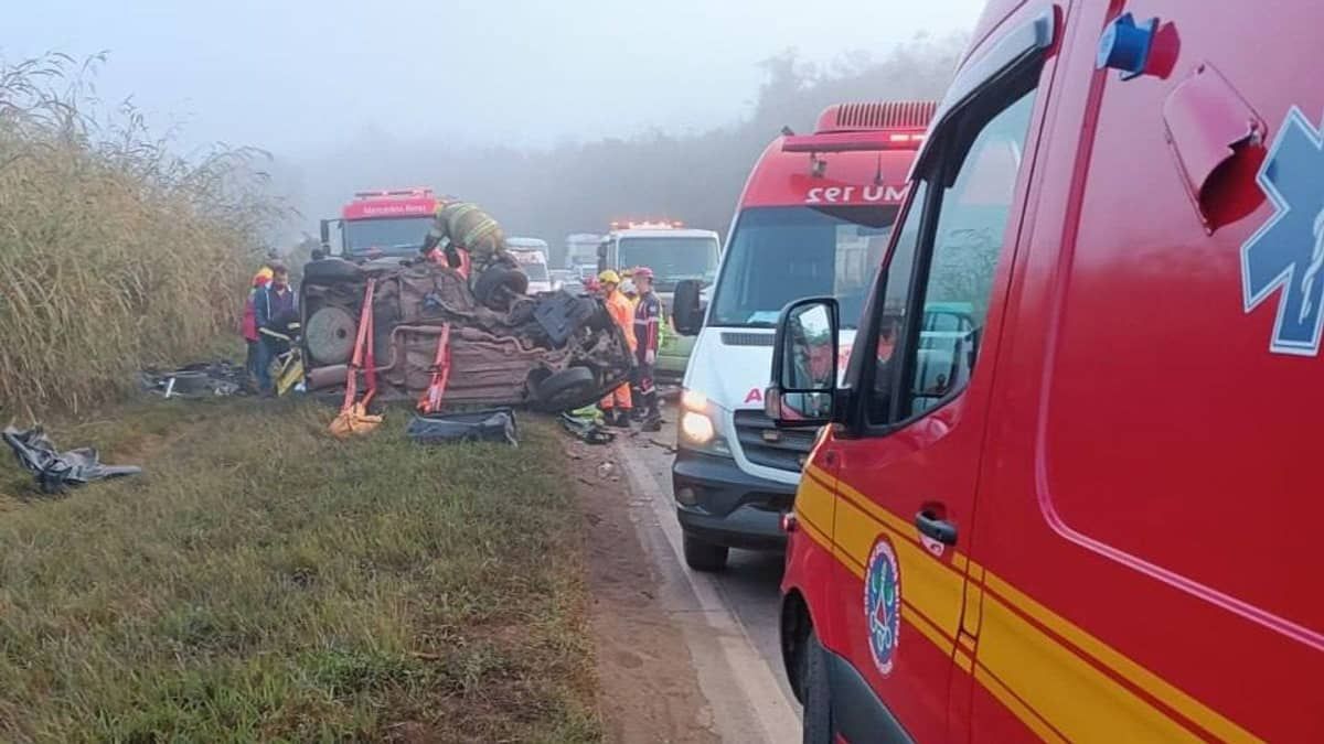 Acidentes de trânsito deixam feridos e vítimas fatais em Minas Gerais durante feriado 