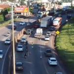 Vídeo: carreta com defeito e acidente provocam congestionamento no Anel Rodoviário de BH