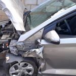 Motorista fica preso em Kombi após colisão em Barbacena (MG)