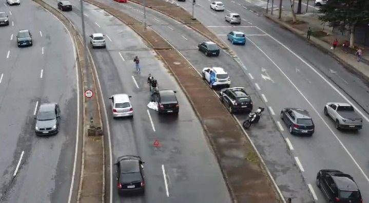 Vídeo: homem morre após ser atropelado por viatura da Polícia Civil no centro de BH