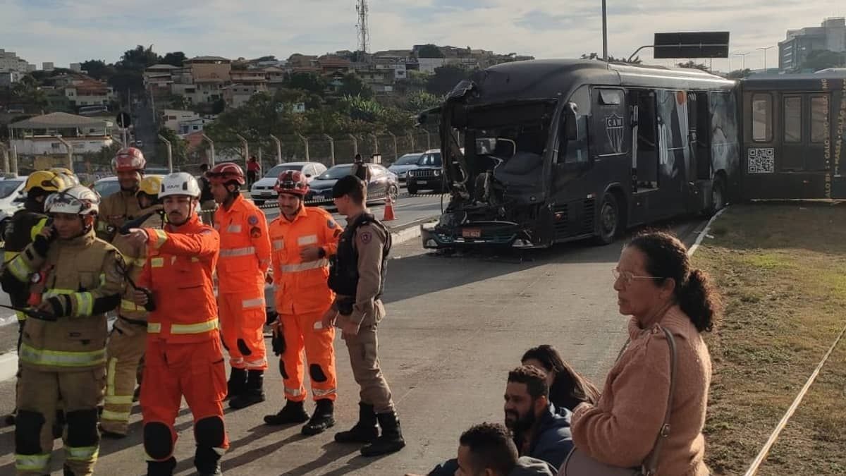 ‘Pessoal ficou prensado’, diz passageira que pulou de Move em movimento durante acidente em Belo Horizonte