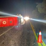 Criança e adulto morrem em acidente com ambulância e carro em Goiás  