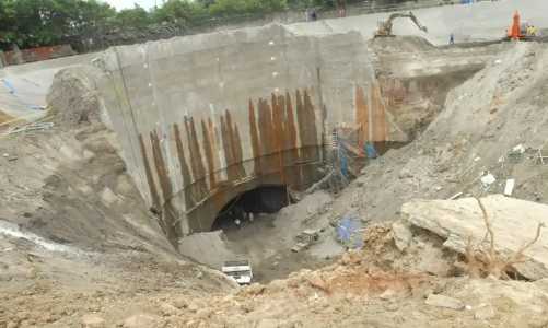 O acidente nas obras do metrô de São Paulo aconteceram, em 2007, no canteiro de obras da Estação Pinheiros da Linha 4-Amarela do Metrô, na capital paulista