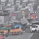 Acidente entre 7 veículos que gerou 31 km de engarrafamento na BR-381, em MG, deixa um morto